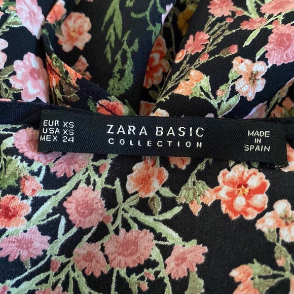 NWOT Zara gorgeous floral blouse w/ a beautiful backing. Stunning floral colors! - Picture 8 of 11